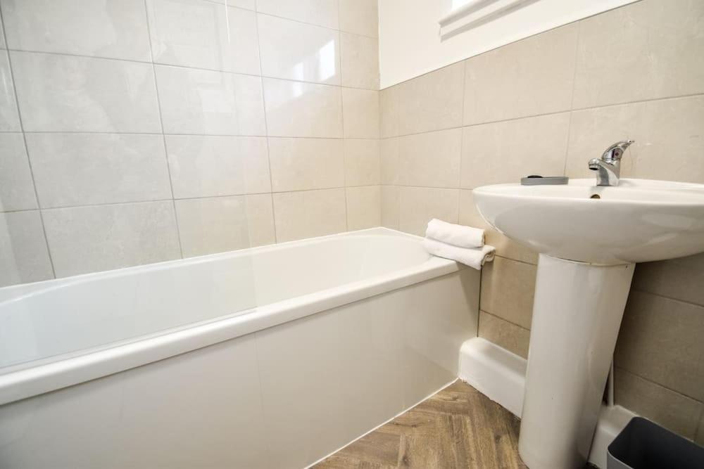 Woodcock House 3 Bedrooms Workstays Uk Lackenby ภายนอก รูปภาพ